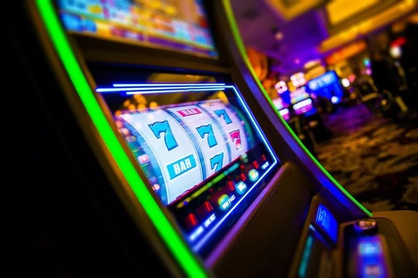Dadu online betting screen on mobile phone